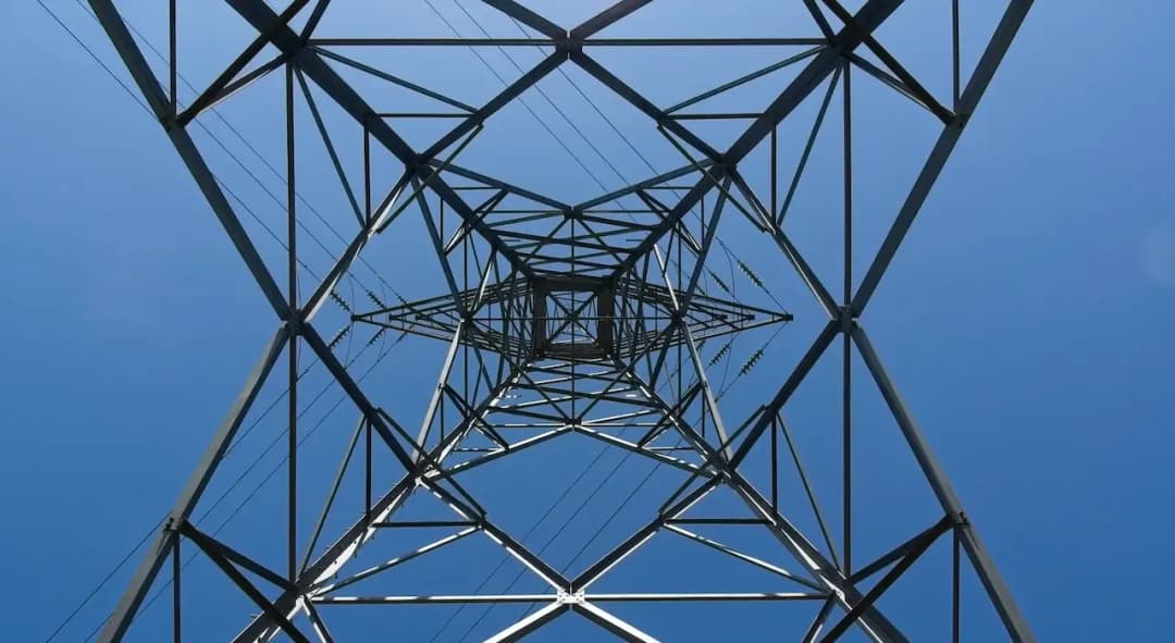 3 warunki przy przyłączaniu prądu: Jak ich uniknąć? Pełny poradnik