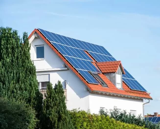 Elektrownia słoneczna 3 kW: Jak zaoszczędzić na rachunkach za prąd