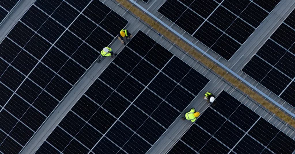 Elektrownie słoneczne korzyści: jak oszczędzać i dbać o środowisko