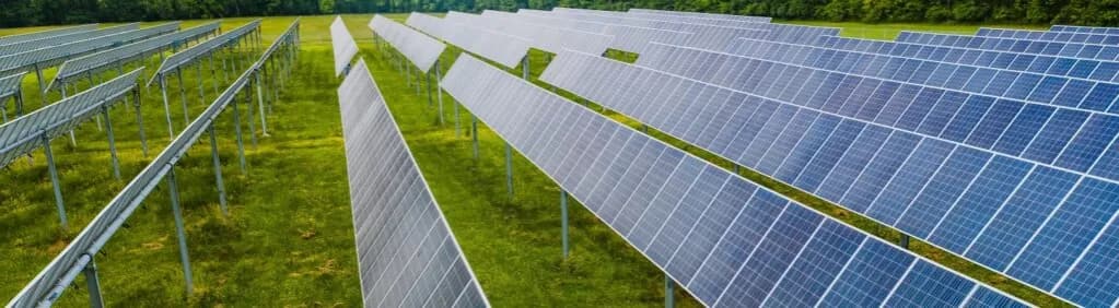 Fotowoltaika – czy naprawdę trzeba zgłaszać do straży pożarnej?