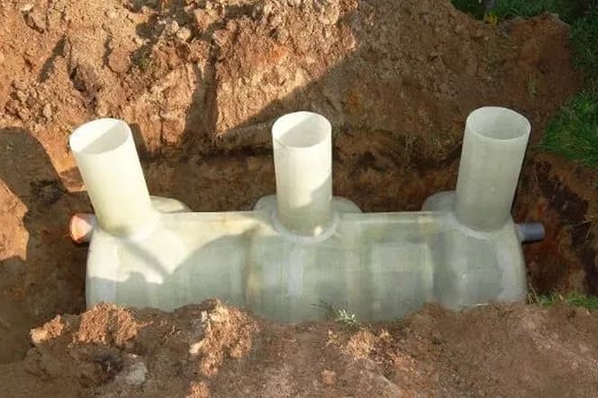 Jaką pompę do oczyszczalni przydomowej wybrać: najważniejsze kryteria