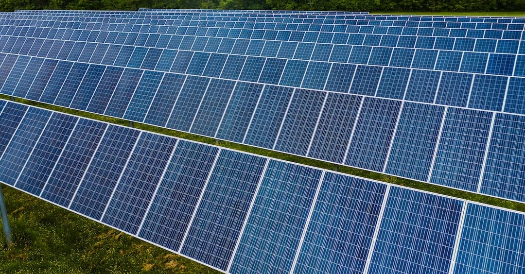 Optymalny kąt nachylenia paneli fotowoltaicznych na gruncie