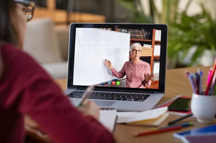 Nauka zdalna: Jak technologie zmieniają edukację?