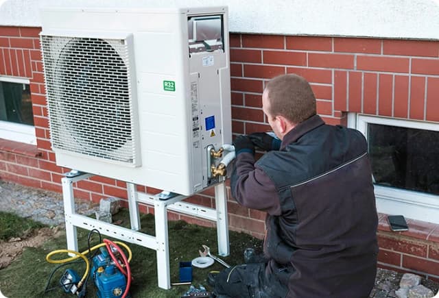 Montaż pompy ciepła - jaki koszt? Sprawdź ceny usługi i wyceny